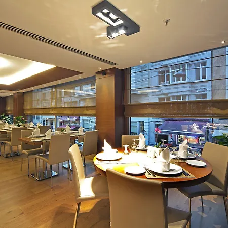 Lamartine Hotel 4*