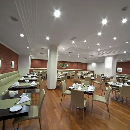 Lamartine Hotell 4*