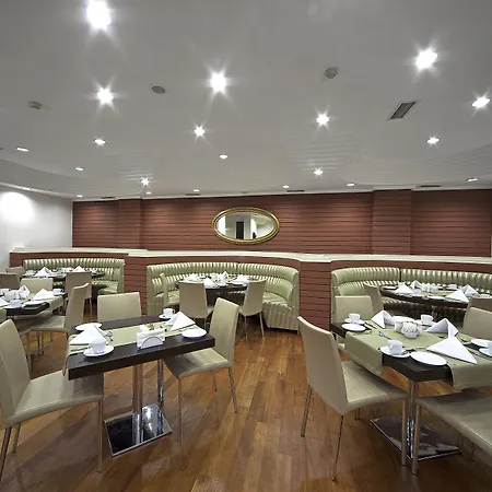 Lamartine Hotell 4*